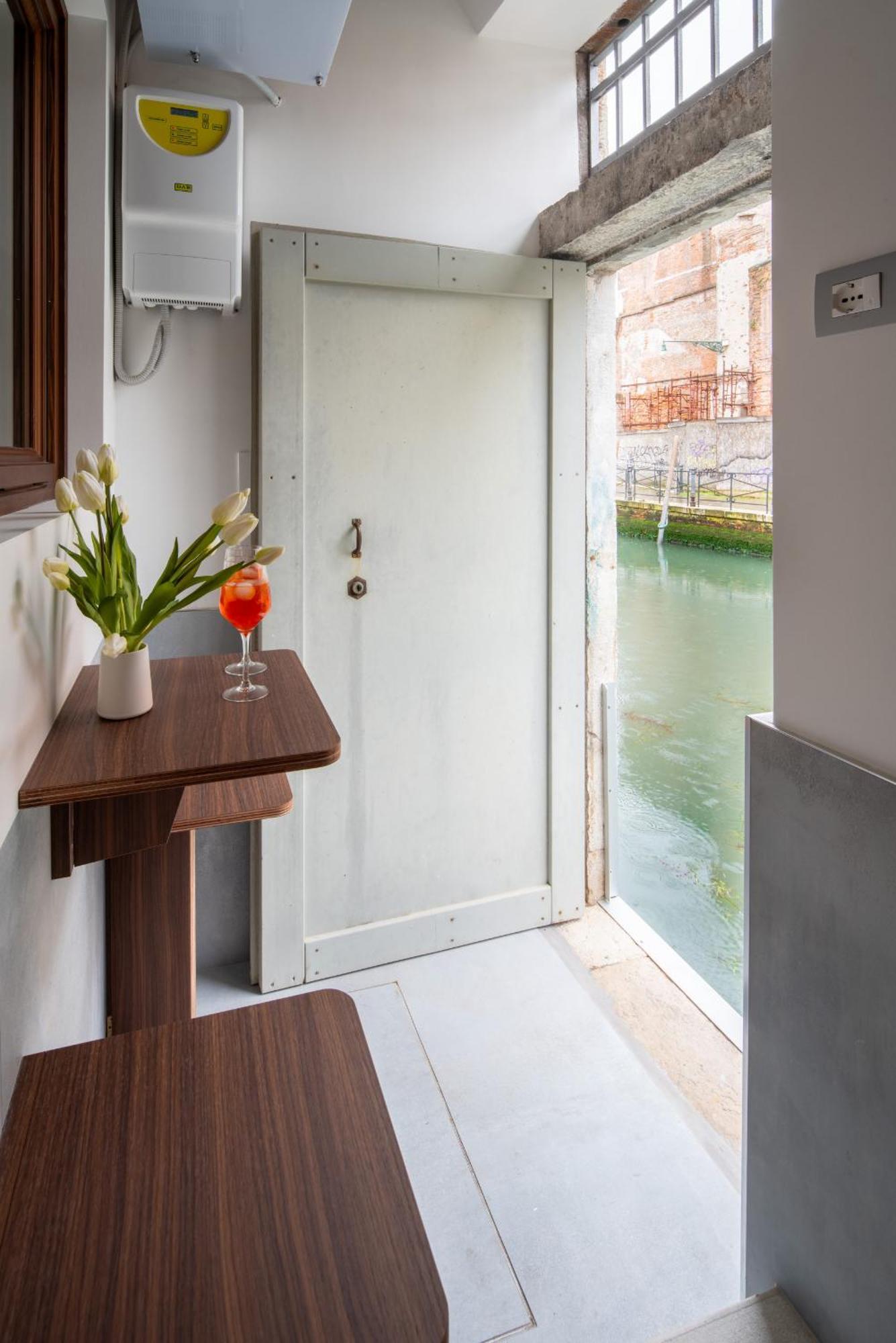 Jewel Canal View By Wonderful Italy * Venecia